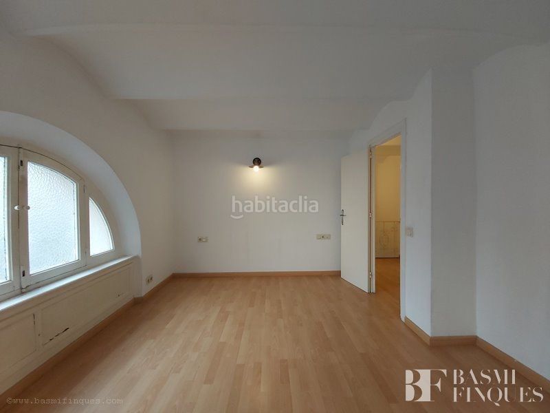 Foto 9ce96987-6103-4073-9f68-116b076f60b0. Estudi a Vila de Gràcia Barcelona
