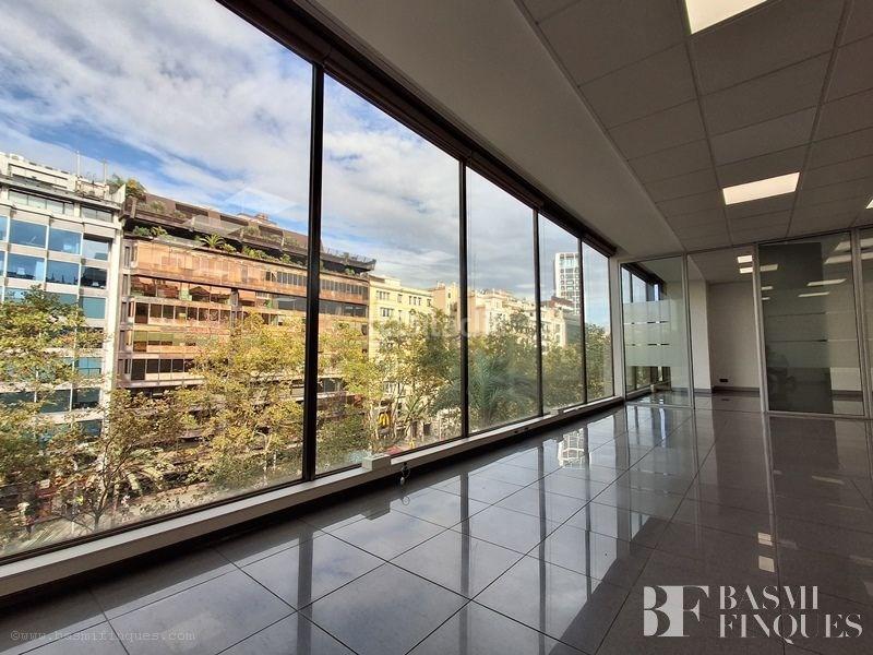 Foto 3ab6c669-aafb-48cb-a5d2-ecbbeec1aaa9. Büro mit heizung in Dreta de l´Eixample Barcelona