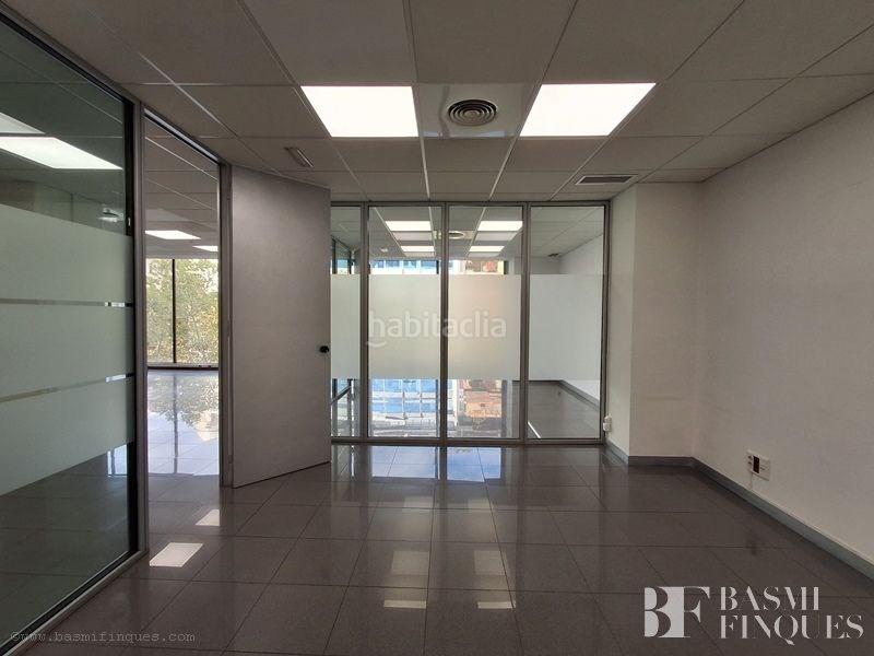 Foto 6cd1c4dc-450f-4f8b-a4da-6aa729f3d8c5. Office space with heating in Dreta de l´Eixample Barcelona