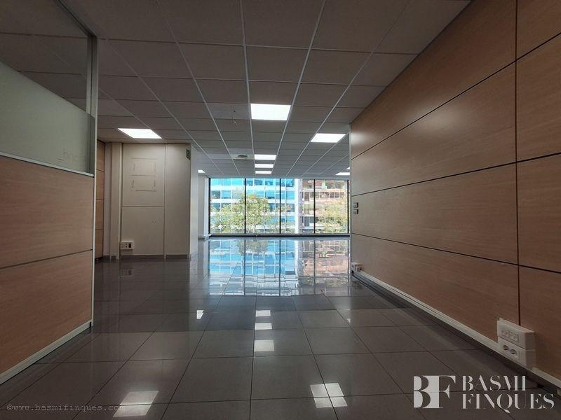 Foto bf33f366-7923-4624-ab7a-309a55d8a5cc. Office space with heating in Dreta de l´Eixample Barcelona