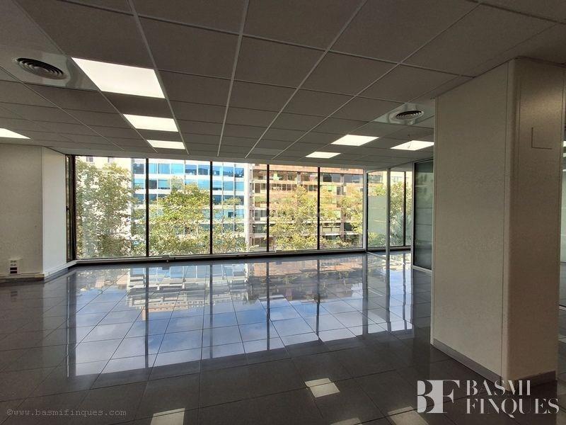 Foto 7fab81e3-6725-4d3f-9db7-7231fab158e4. Ufficio con riscaldamento in Dreta de l´Eixample Barcelona