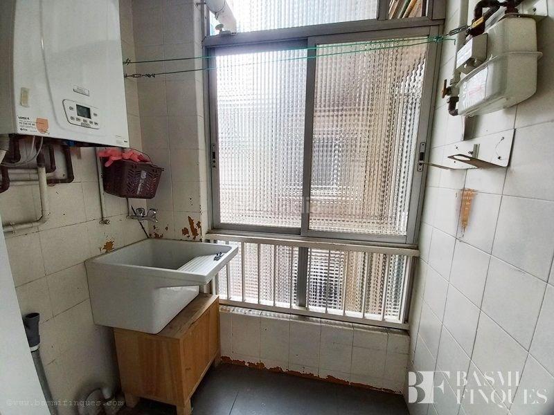 Foto d0d0ddbc-f655-450e-a89e-d009f35a713c. Affitto attico con riscaldamento in Putget - Farró Barcelona