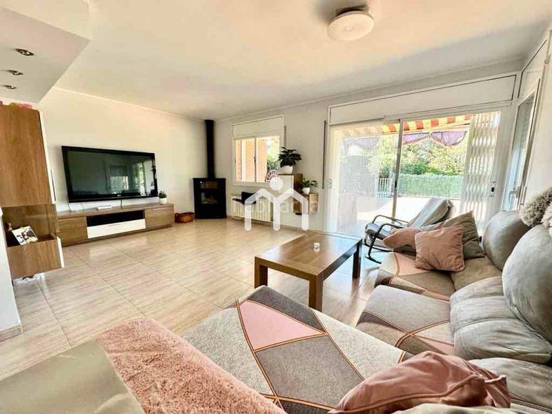 Foto a142c86f-f0fb-4326-862b-c75fcb0a823f. Maison avec chauffage parking piscine dans Vilanova del Vallès