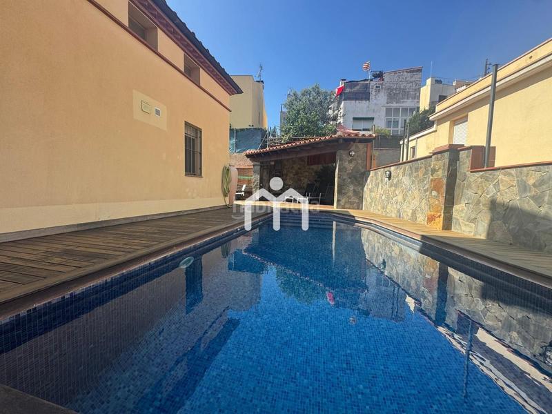 Foto 55a25c47-2a7f-4b52-89a9-69bd8bab9822. Casa con riscaldamento parcheggio piscina in Teià