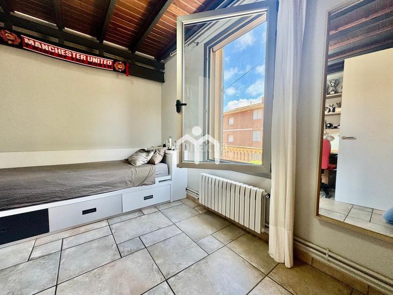 Foto 5a8a246b-b0fd-41a7-b829-c2dfc2f04e66. Casa con riscaldamento parcheggio piscina in Teià