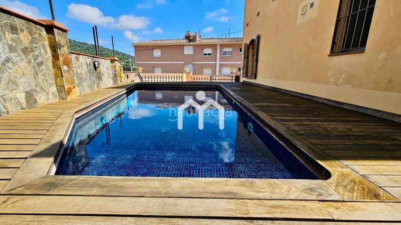 Foto acde243a-3bf2-44d2-8456-f45d208fe0cd. Casa con riscaldamento parcheggio piscina in Teià