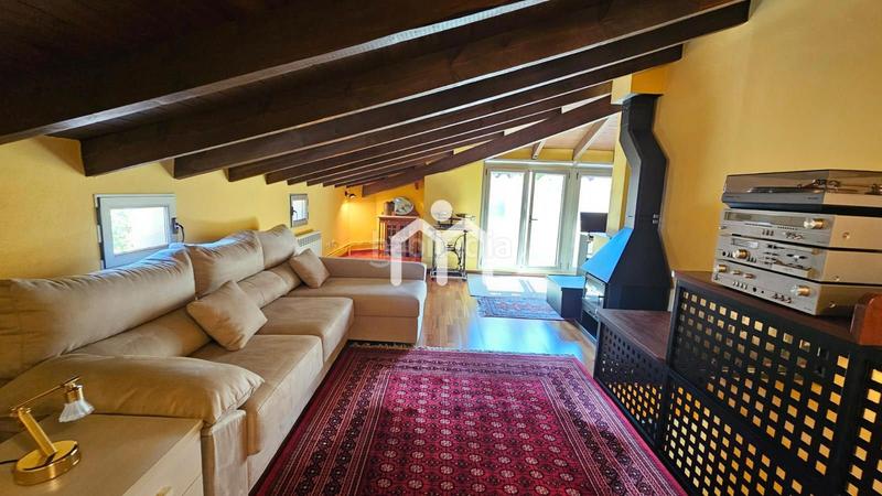 Foto fd693b99-876f-439f-b3c9-b6bdfcaa9c05. Casa con riscaldamento parcheggio piscina in Teià