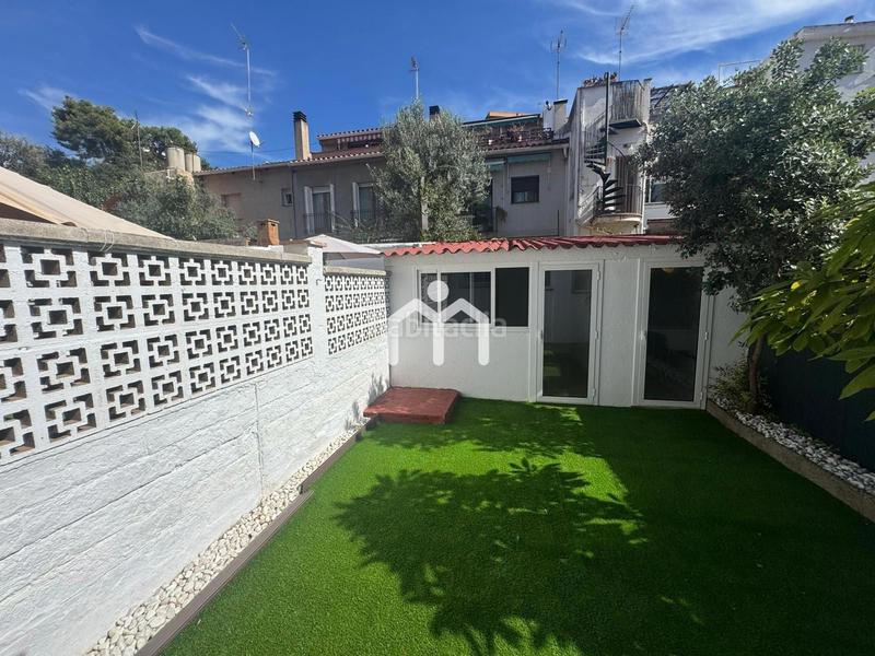 Foto 8b3d00b1-74d9-4983-9957-dfe5d1435a75. Casa adossada amb calefacció a Centre Masnou (El)