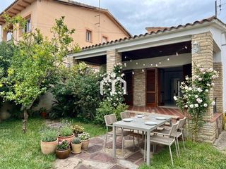 Casa a Zona Alta. Casa independiente en premia de mar