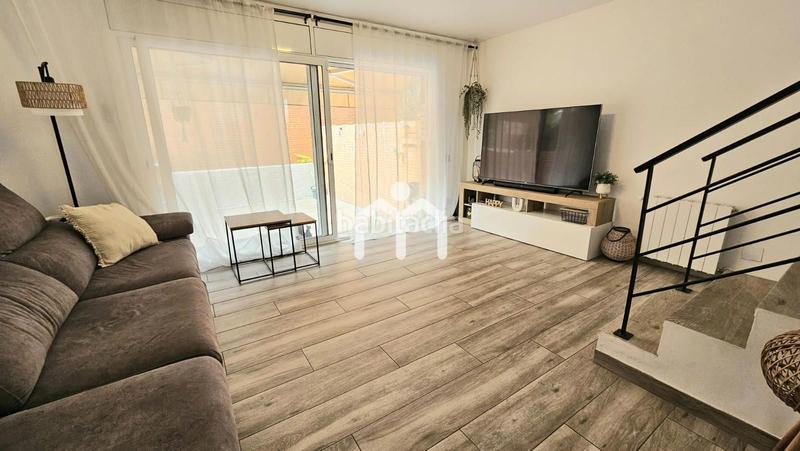 Foto 5f749c60-bc45-4b55-b3bc-7782cf55d530. Casa adosada  en Morera Badalona