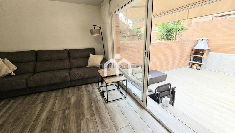 Foto a6a8fe2b-6334-4eae-8ada-c85fb8f4ad94. Casa adosada  en Morera Badalona