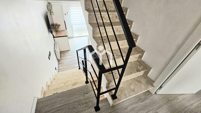 Foto d8114f84-4262-43ea-ad1f-f40f8841afc0. Casa adosada  en Morera Badalona