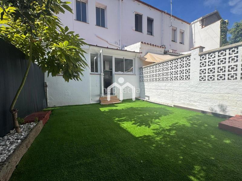 Foto a9850292-8384-4238-a51f-a6bd66f4e050. Maison jumelée dans Centre Masnou (El)