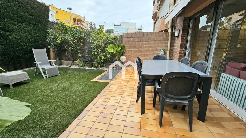 Foto 0a73b795-f05d-4f3b-87c5-b5132290883e. Casa adossada amb calefacció aparcament a Alella