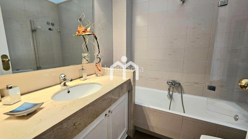 Foto b6d36118-4305-4e69-941b-6a9cd332d51a. Casa adossada amb calefacció aparcament a Alella
