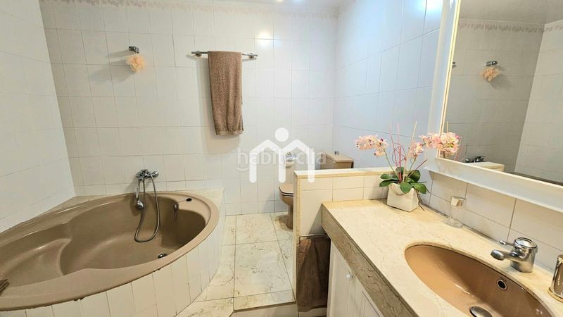 Foto bcc271d8-8bcd-4617-bc6a-f0d5977a9463. Casa adossada amb calefacció aparcament a Alella