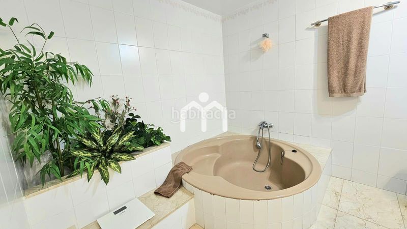 Foto fc732298-865a-4296-bdeb-264b1258154b. Casa adossada amb calefacció aparcament a Alella