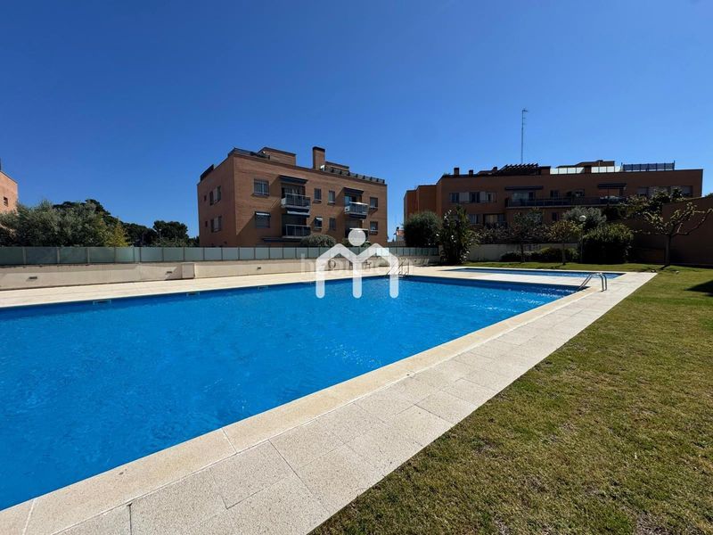 Foto 3e5b5d75-0127-44cc-8d27-50e9a1c58275. Pis amb calefacció aparcament piscina a Montgat