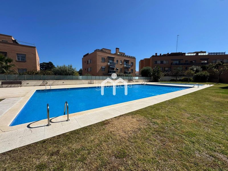 Foto 5ce907dd-fa2c-40fa-bffd-c3c3d5f9b79e. Pis amb calefacció aparcament piscina a Montgat