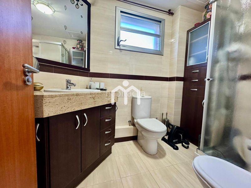 Foto 99c8ca3b-394d-4e5e-8933-c8ba0c3a113c. Pis amb calefacció aparcament piscina a Montgat