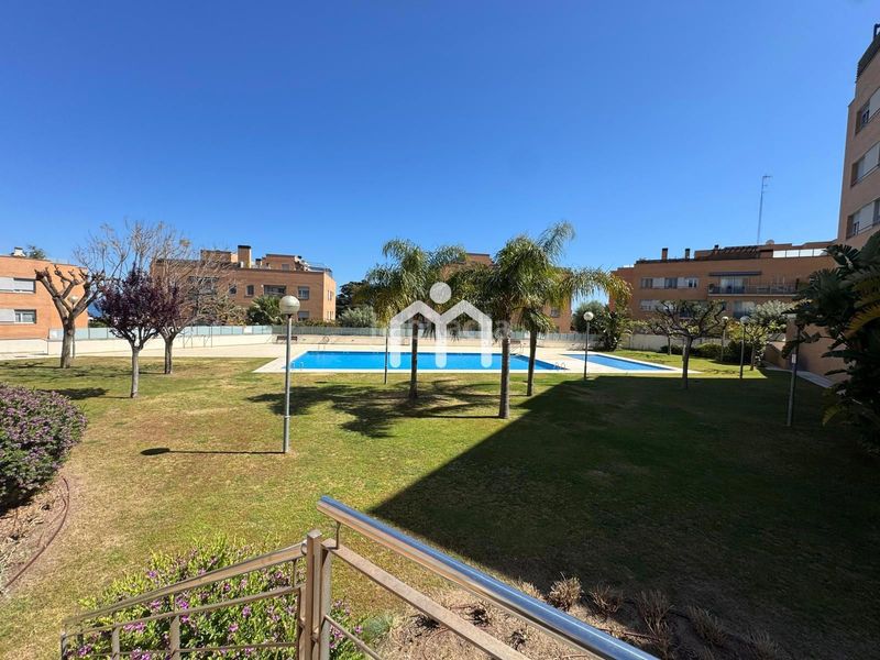 Foto d0031bf4-2c16-4362-b356-1c5e497ddc92. Pis amb calefacció aparcament piscina a Montgat