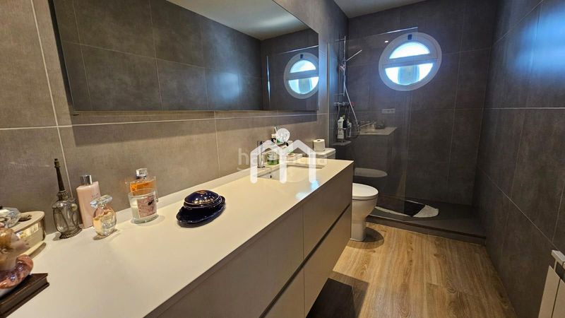 Foto 7f499bcb-7e10-4578-843c-759cfebe68a7. Casa amb calefacció aparcament piscina a Cabrils