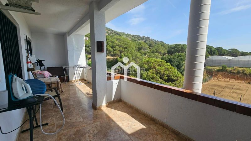 Foto 8388543b-8985-4805-b16d-34cd6732caae. Casa amb calefacció aparcament piscina a Cabrils