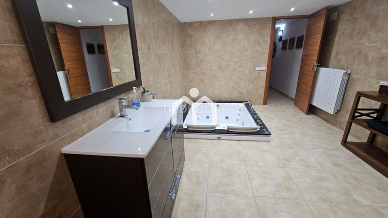 Foto 86bc3375-48c4-4818-9f2b-7258937291a9. Casa amb calefacció aparcament piscina a Cabrils