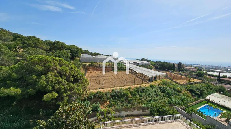 Foto 8e416a66-88f4-47f1-9773-5ffadd71e80d. Casa amb calefacció aparcament piscina a Cabrils