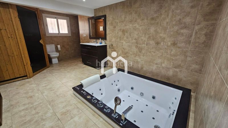 Foto a45b5427-df5a-4dff-832c-929a742ff4a8. Casa amb calefacció aparcament piscina a Cabrils