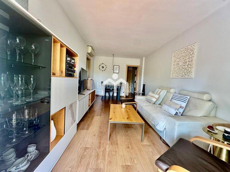 Foto 950510b5-e0d4-4d2b-8e0c-a8d8652e8d2d. Pis amb calefacció a Lloreda Badalona