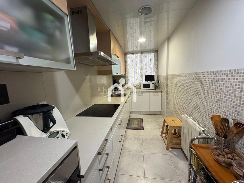 Foto 9ca5e6ac-fa1c-4500-a66d-bb3a89cf9fe6. Pis amb calefacció a Lloreda Badalona