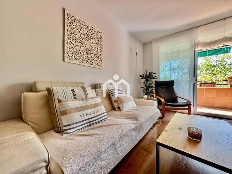 Foto e5f690c0-f00f-403f-8456-01a64542ef8e. Pis amb calefacció a Lloreda Badalona