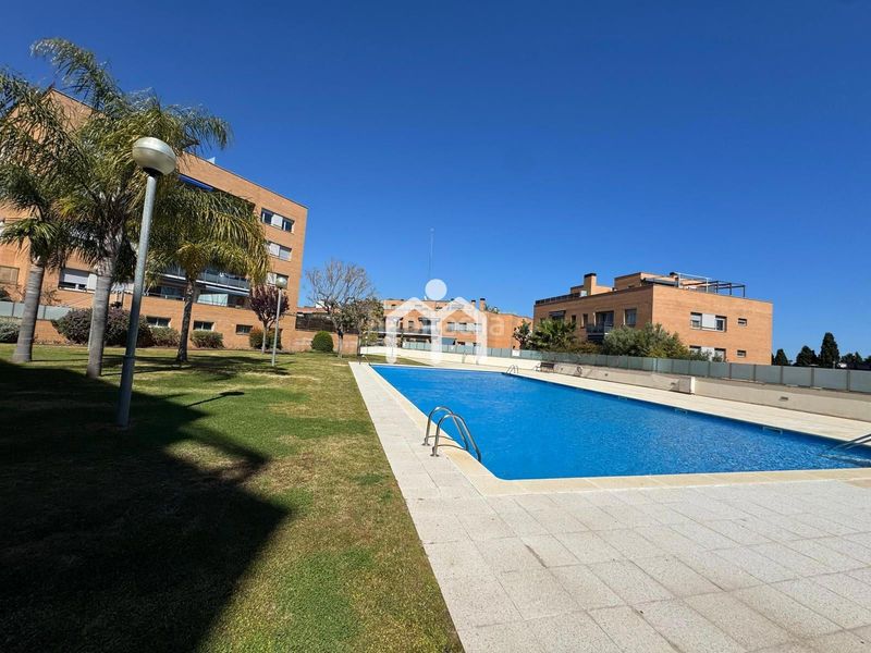 Foto 62e5c8c7-7f79-4904-b912-a2cdca69ac9e. Pis amb calefacció aparcament piscina a Montgat
