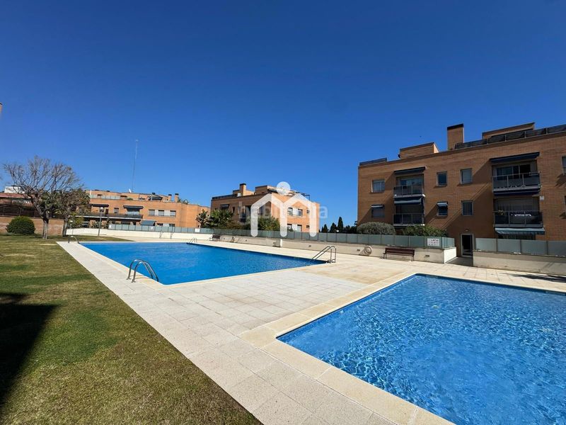 Foto 72a300e7-d46d-41a2-a366-a39b48baead9. Pis amb calefacció aparcament piscina a Montgat