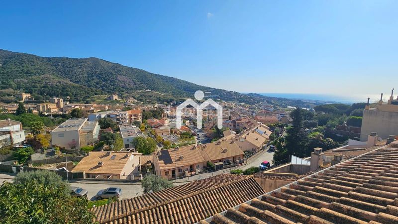 Foto 729e2e57-5653-420d-acb5-d6fa0338194c. Casa adossada amb calefacció aparcament a Teià