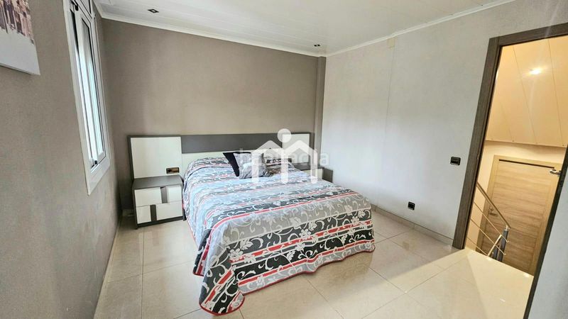 Foto 06789f06-83b8-4c15-8a84-0bef0c7c68a9. Casa adossada amb calefacció aparcament a Bufalà Badalona