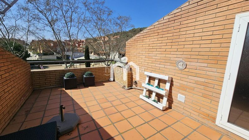 Foto 90853ddc-d8d3-479d-8d76-2b9c3e8518ca. Casa adossada amb calefacció aparcament a Bonavista Badalona