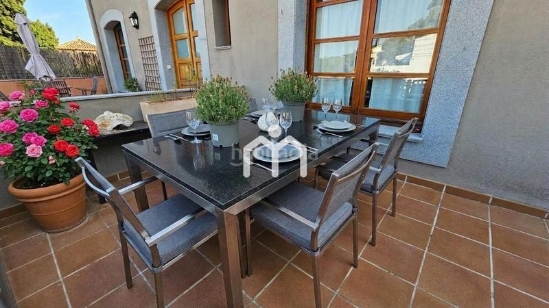 Foto 33d98344-10b7-4c0d-bae5-bfce19d1eaad. Casa amb calefacció aparcament piscina a Premià de Dalt