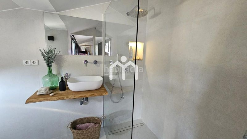 Foto e3a2ba96-29fa-4f6b-a0b4-d67630f1b7e8. Casa amb calefacció aparcament piscina a Premià de Dalt