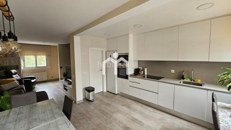 Foto a474a98f-9418-485b-9f58-fe5007a995a9. Casa adossada amb calefacció a Morera Badalona