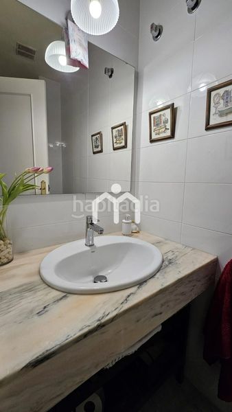 Foto a4e5082c-fdfd-484a-a53d-2a1126454b3d. Casa adossada amb calefacció aparcament a Bonavista Badalona