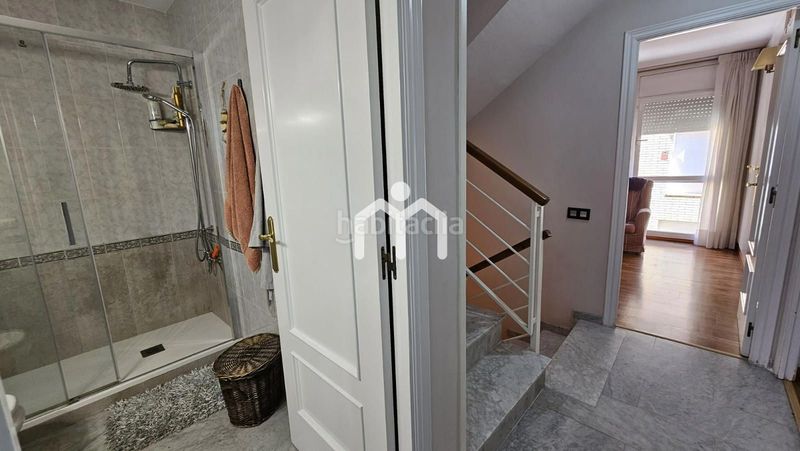 Foto ca984ca3-1d23-4a20-9237-ab2652be286c. Casa adossada amb calefacció aparcament a Bonavista Badalona