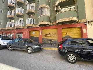Local Comercial  Reina isabel ii. Local comercial en calle reina isabel ii 14