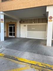 Aparcament cotxe a Calle caudiel 1. Parking puerto de sagunto