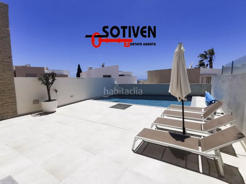 Foto d22edfaa-6fa6-4d04-b9f8-4a238ca1d0a5. Maison jumelée dans La Caleta Adeje