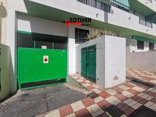 Aparcament cotxe  De la constitución. Plaza cerrada en venta en la postura.