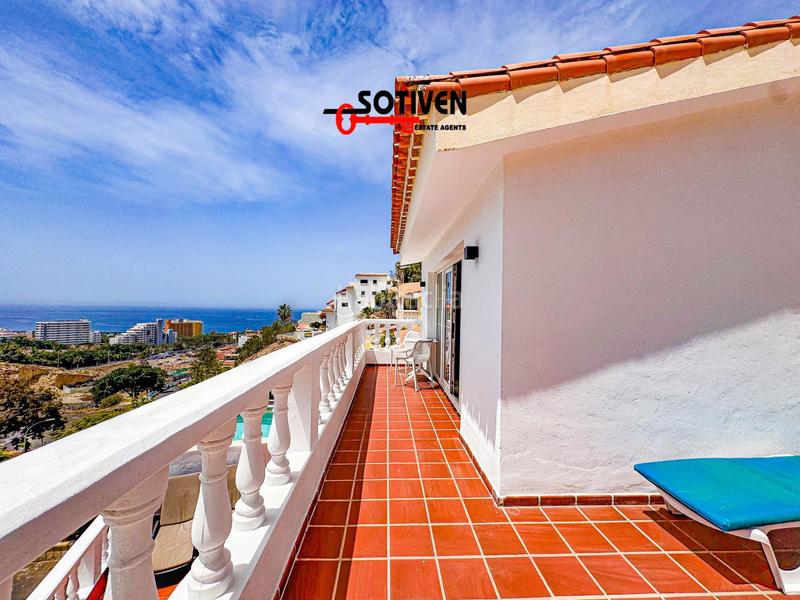 Foto 5efbc56d-69ca-4d5e-a5e2-6db87ba664cd. Chalet villa en venta en San Eugenio Alto, 4 dormitorios. en Adeje