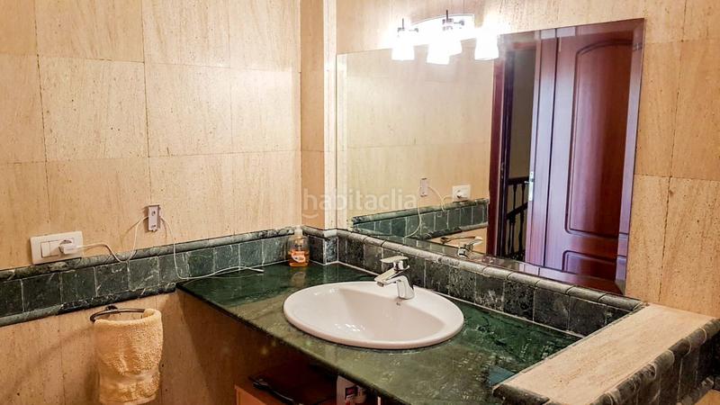 Foto f5702d18-7c8c-4845-a6f7-eccc7b5c65d2. Semi detached house with parking pool in Playa del Duque Adeje