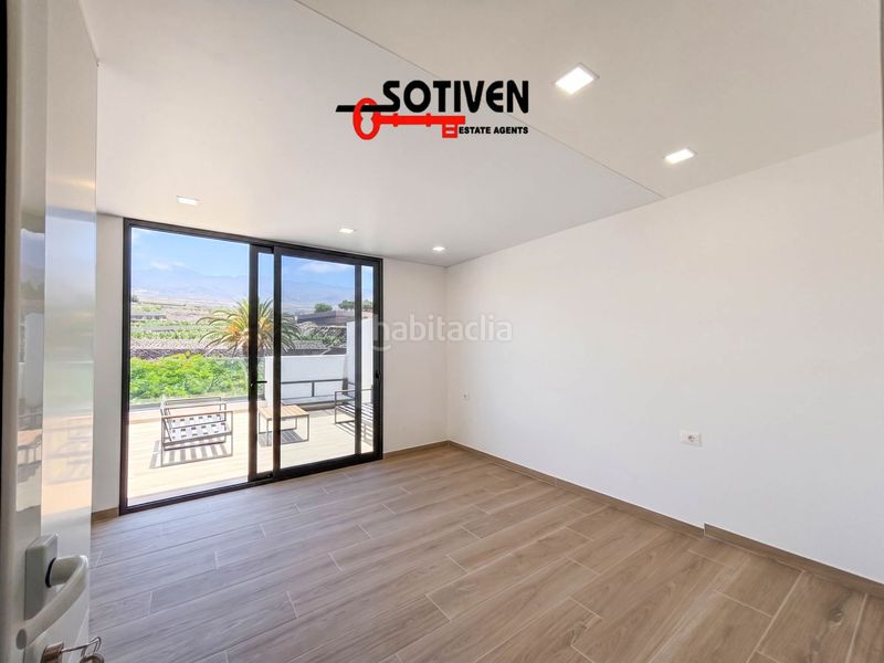 Foto d0a39937-c3da-4ca9-a361-4e879d4352d2. Casa adossada amb aparcament a Playa de San Juan Guía de Isora